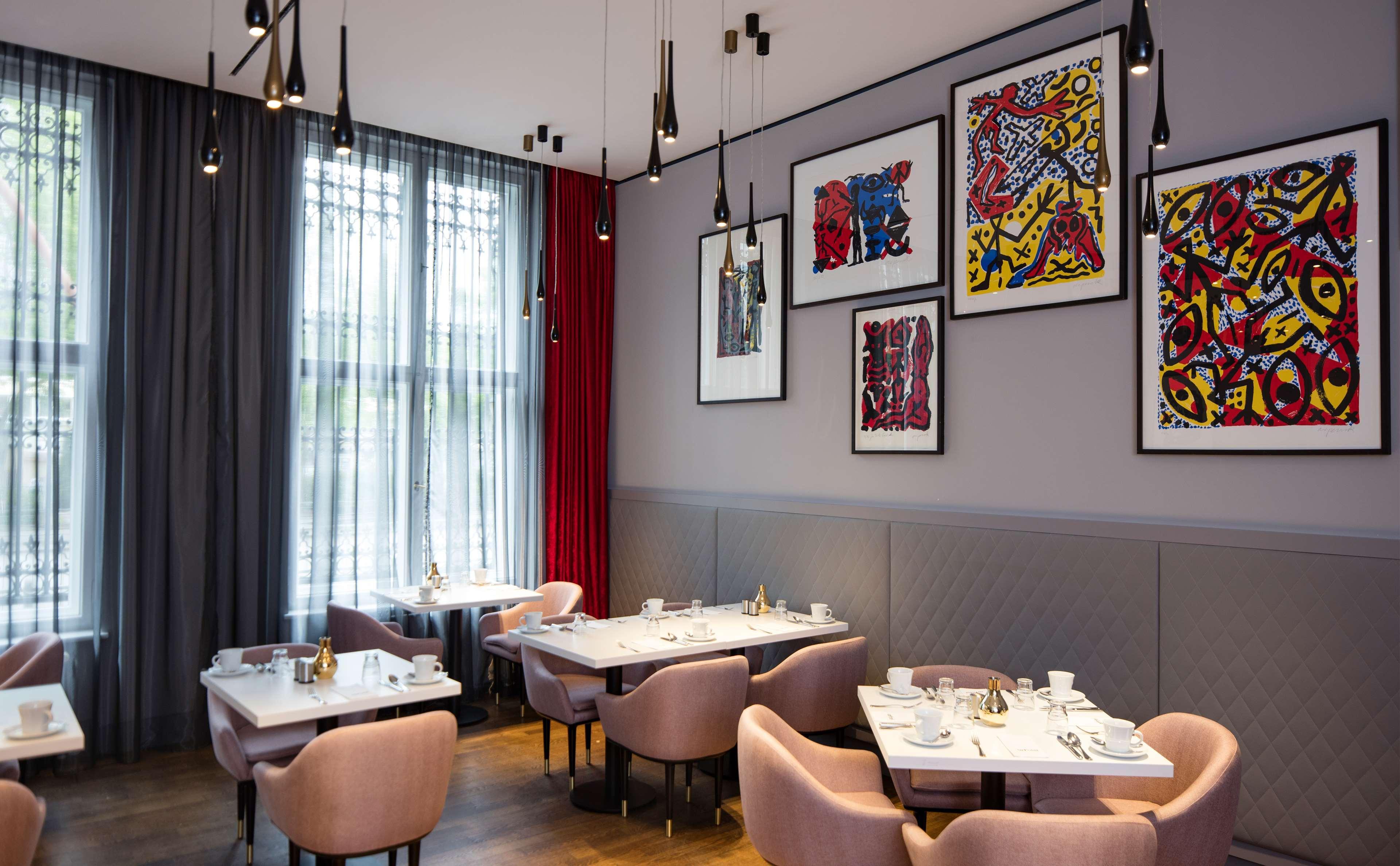 Art'otel Mitte, Powered By Radisson Hotel 4*